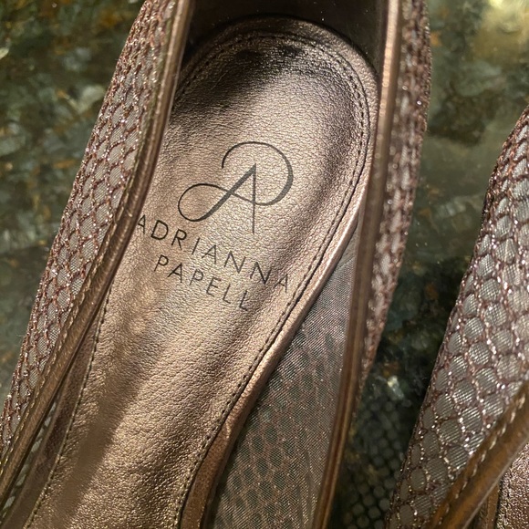 ADRIANNA PAPELL GLITTER/METALLIC PUMPS! - Picture 6 of 7